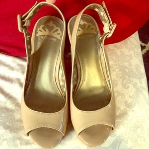 Wedge sandals size 7, Fergalicious